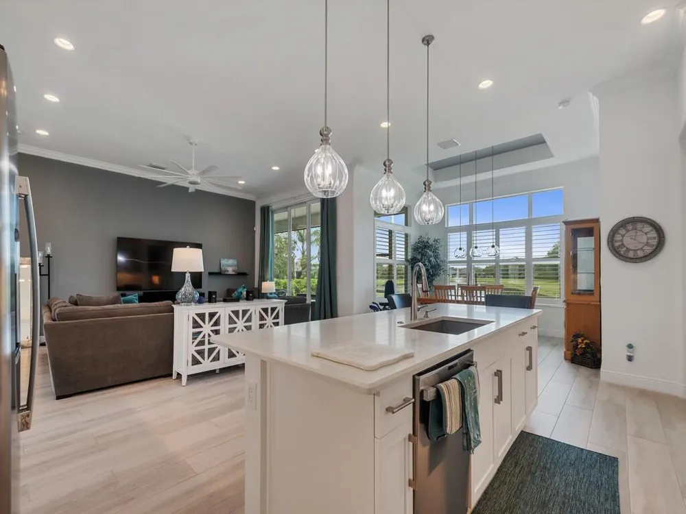 8220 Halbert Lane Vero Beach, FL 32968