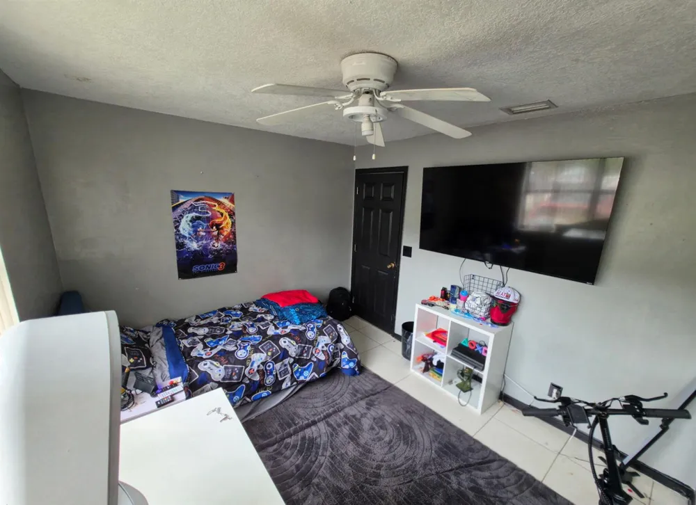 7620 NW 38th Court Sunrise, FL 33351