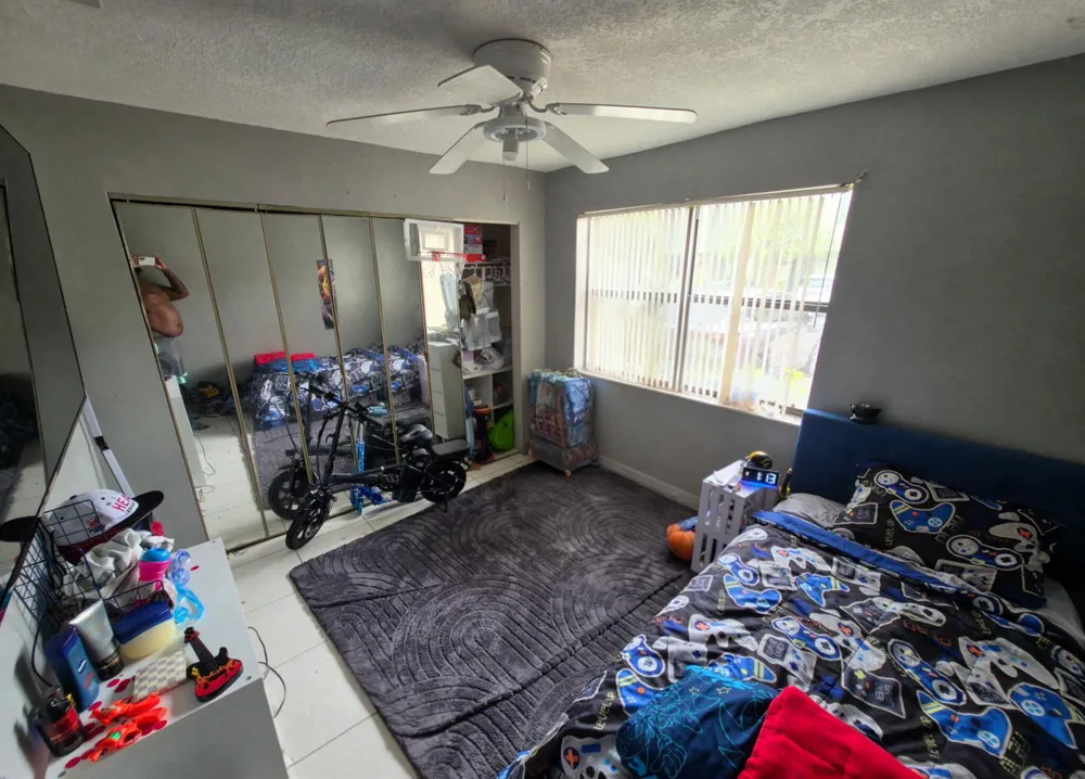7620 NW 38th Court Sunrise, FL 33351