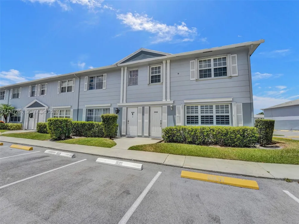 1829 SW 81st Way #5 Davie, FL 33324