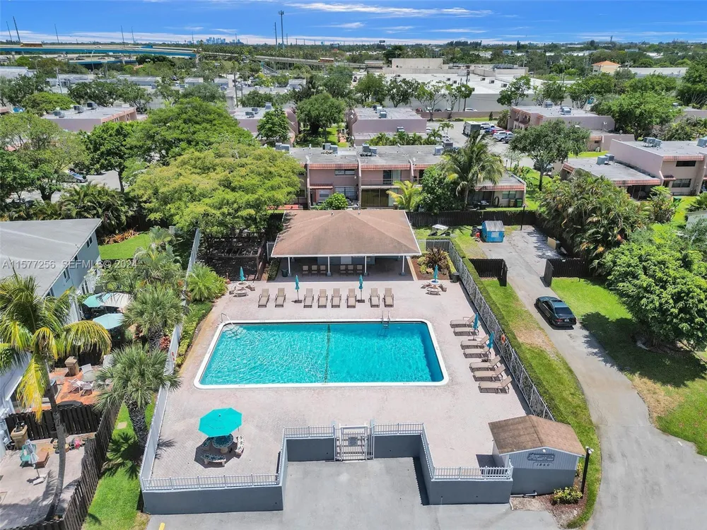 1829 SW 81st Way #5 Davie, FL 33324