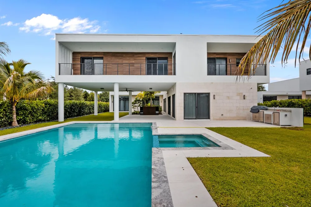 16788 Natures Way Weston, FL 33326