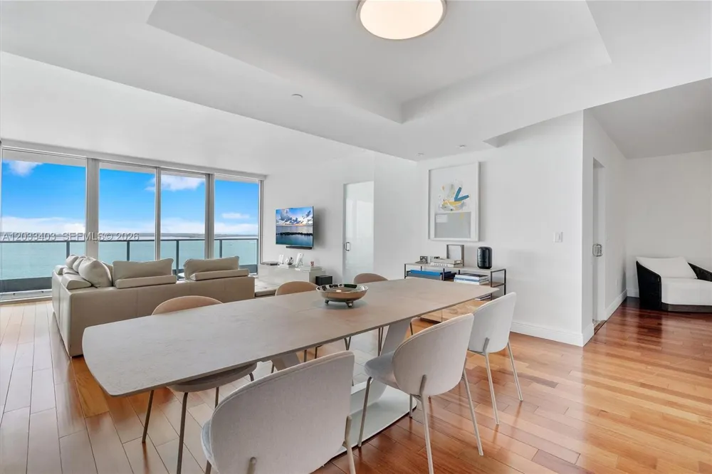 1331 Brickell Bay Dr #1409 Miami, FL 33131
