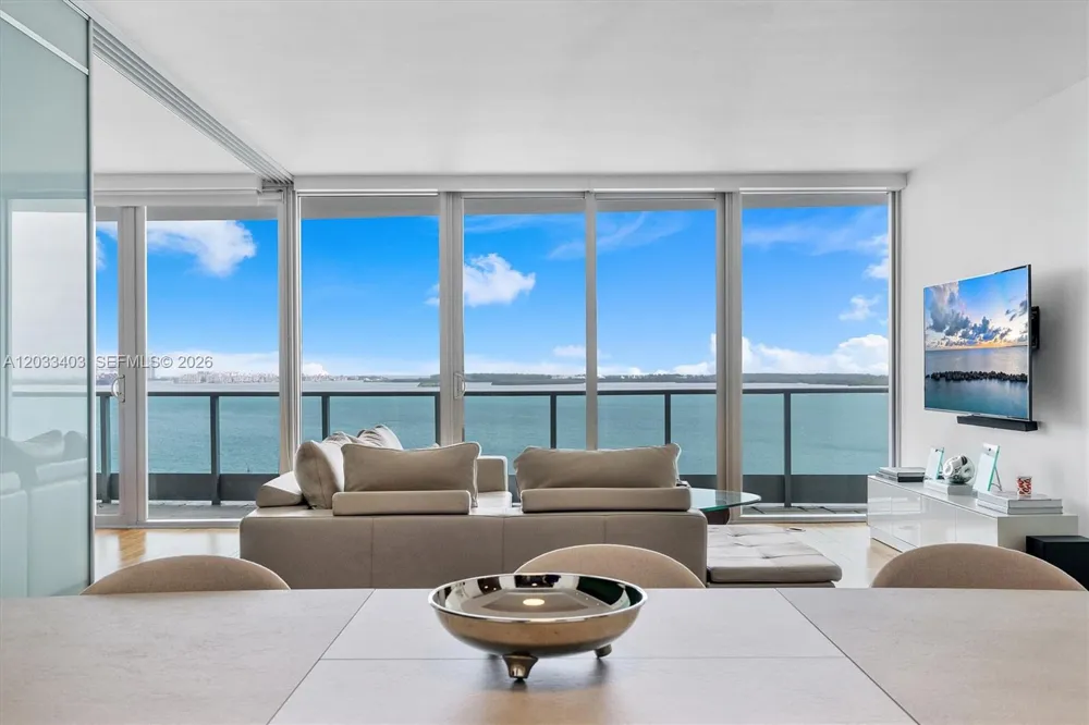1331 Brickell Bay Dr #1409 Miami, FL 33131