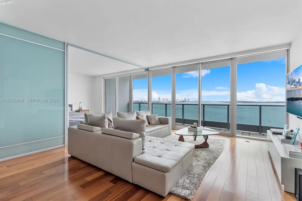 1331 Brickell Bay Dr #1409 Miami, FL 33131