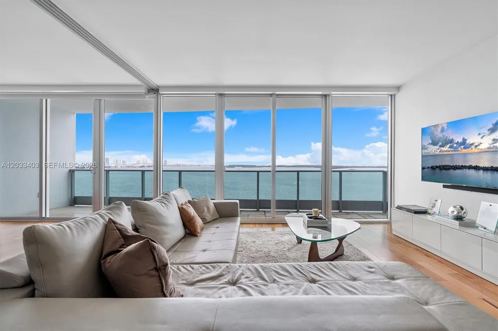 1331 Brickell Bay Dr #1409 Miami, FL 33131