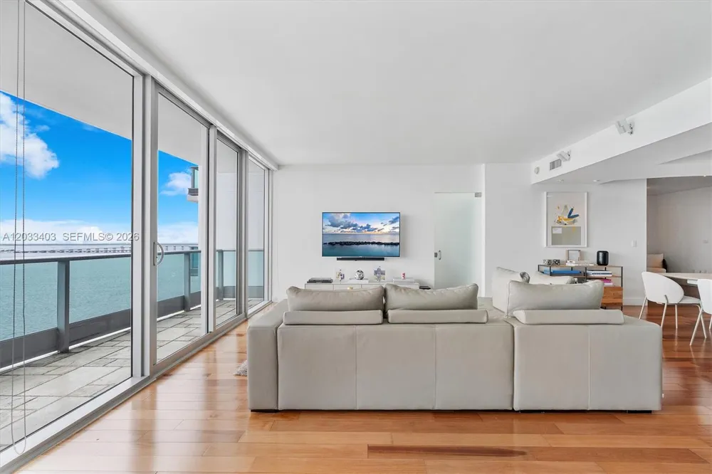 1331 Brickell Bay Dr #1409 Miami, FL 33131