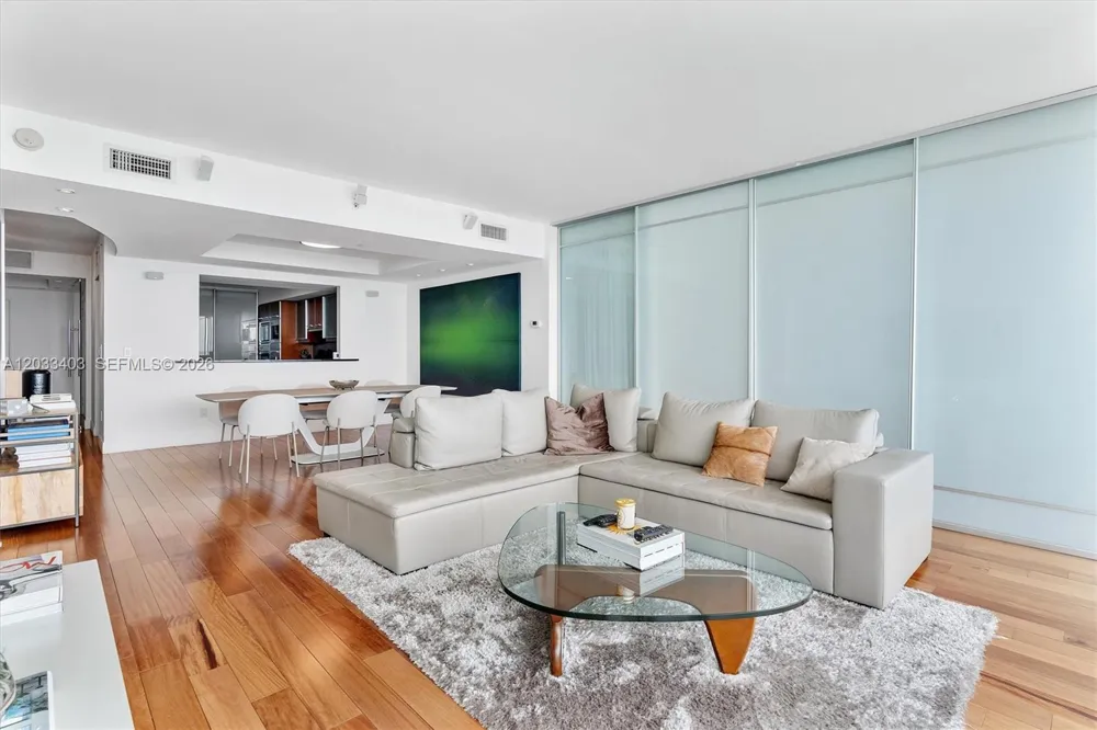1331 Brickell Bay Dr #1409 Miami, FL 33131