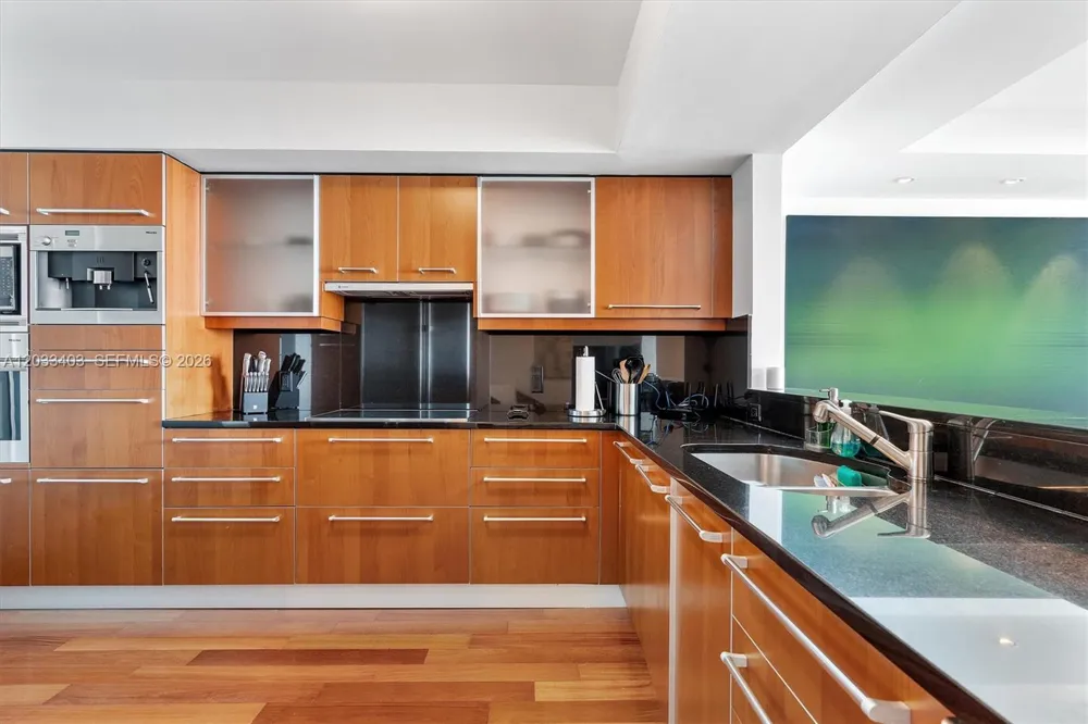 1331 Brickell Bay Dr #1409 Miami, FL 33131