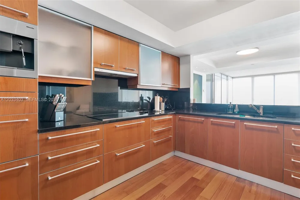 1331 Brickell Bay Dr #1409 Miami, FL 33131