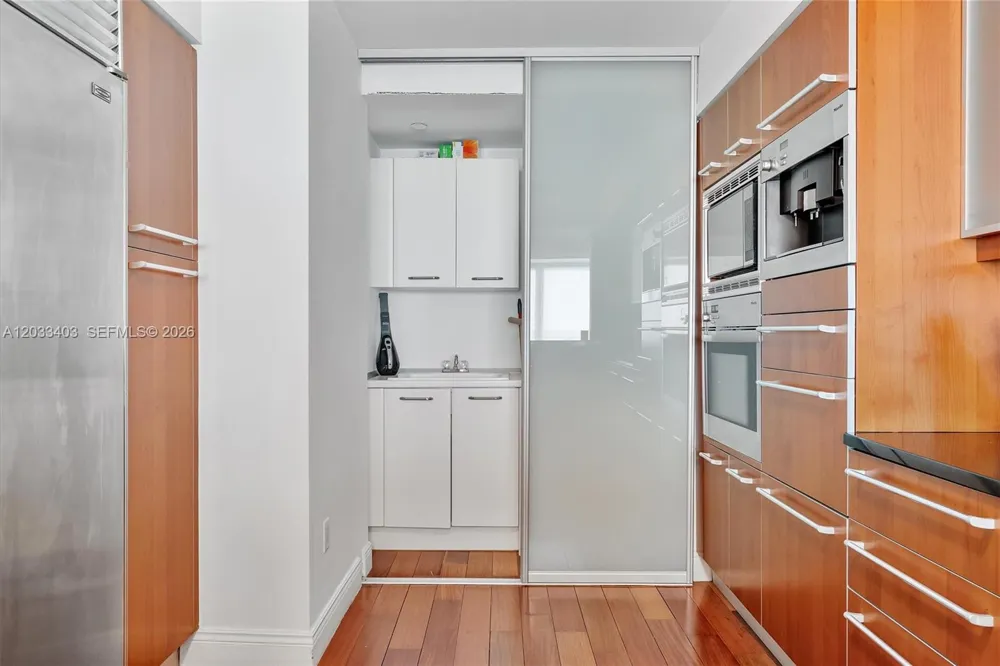 1331 Brickell Bay Dr #1409 Miami, FL 33131