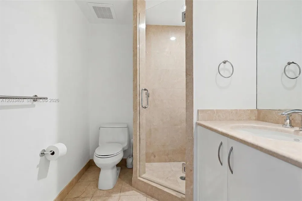 1331 Brickell Bay Dr #1409 Miami, FL 33131