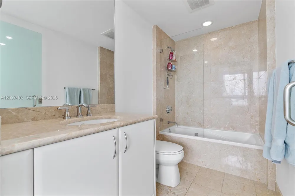 1331 Brickell Bay Dr #1409 Miami, FL 33131