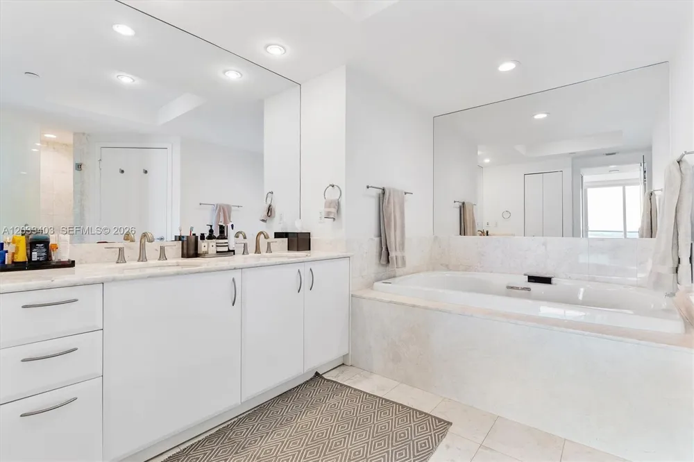 1331 Brickell Bay Dr #1409 Miami, FL 33131