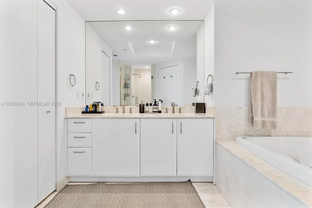 1331 Brickell Bay Dr #1409 Miami, FL 33131
