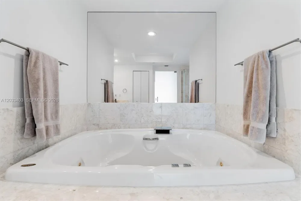 1331 Brickell Bay Dr #1409 Miami, FL 33131