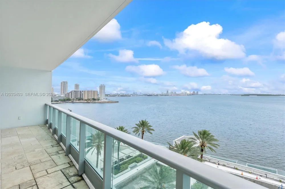1331 Brickell Bay Dr #1409 Miami, FL 33131