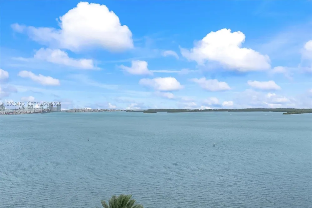 1331 Brickell Bay Dr #1409 Miami, FL 33131