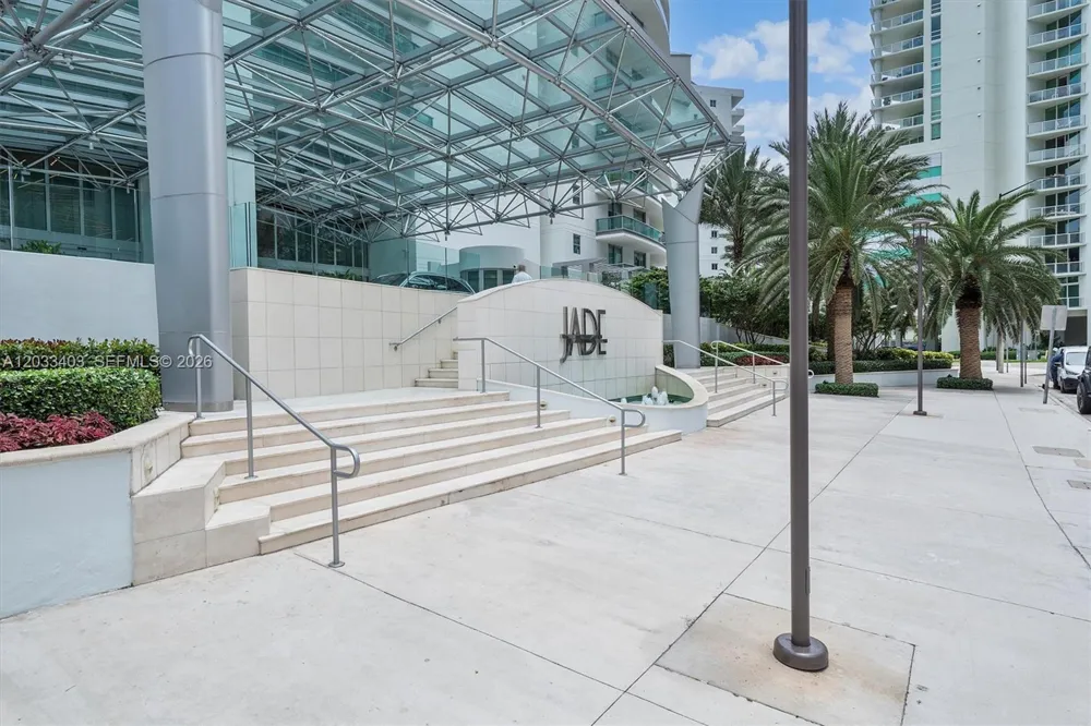 1331 Brickell Bay Dr #1409 Miami, FL 33131