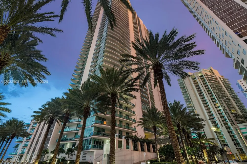 1331 Brickell Bay Dr #1409 Miami, FL 33131
