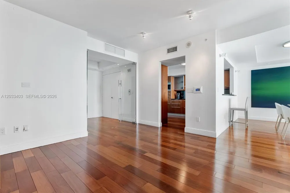1331 Brickell Bay Dr #1409 Miami, FL 33131