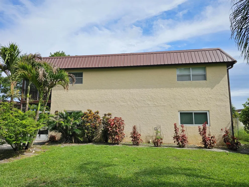 3124 SE Us Highway 441 #J8 Okeechobee, FL 34974