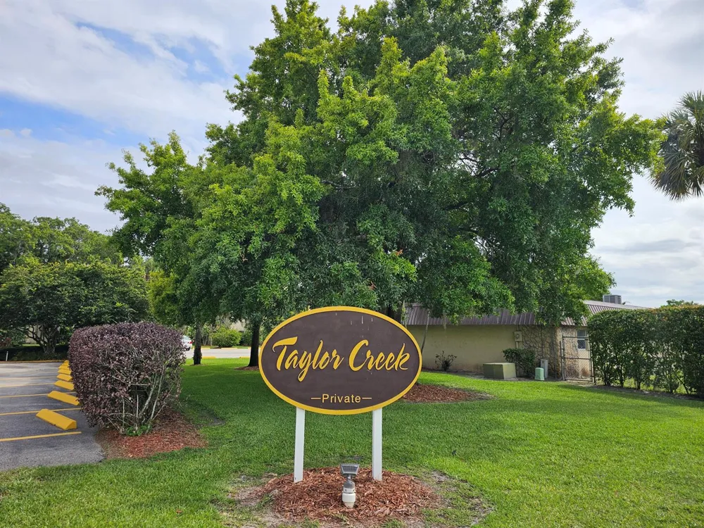 3124 SE Us Highway 441 #J8 Okeechobee, FL 34974