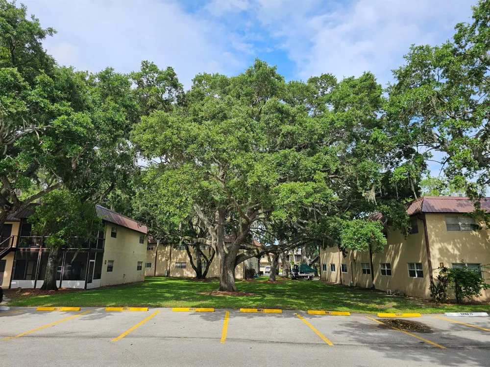 3124 SE Us Highway 441 #J8 Okeechobee, FL 34974