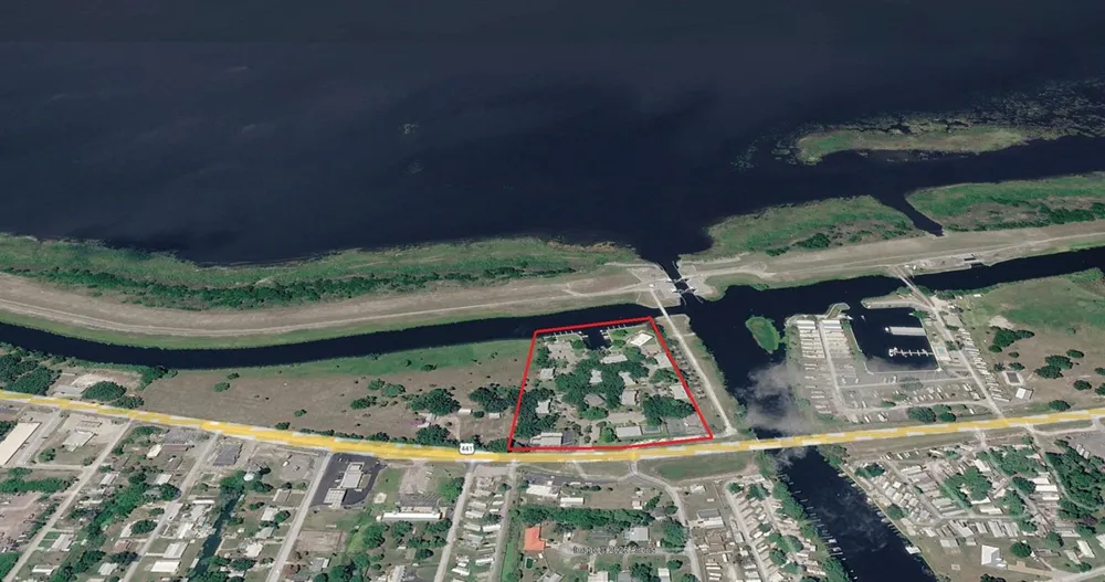 3124 SE Us Highway 441 #J8 Okeechobee, FL 34974