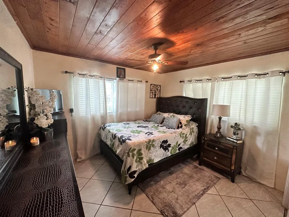 800 Ivory Lane Haverhill, FL 33415