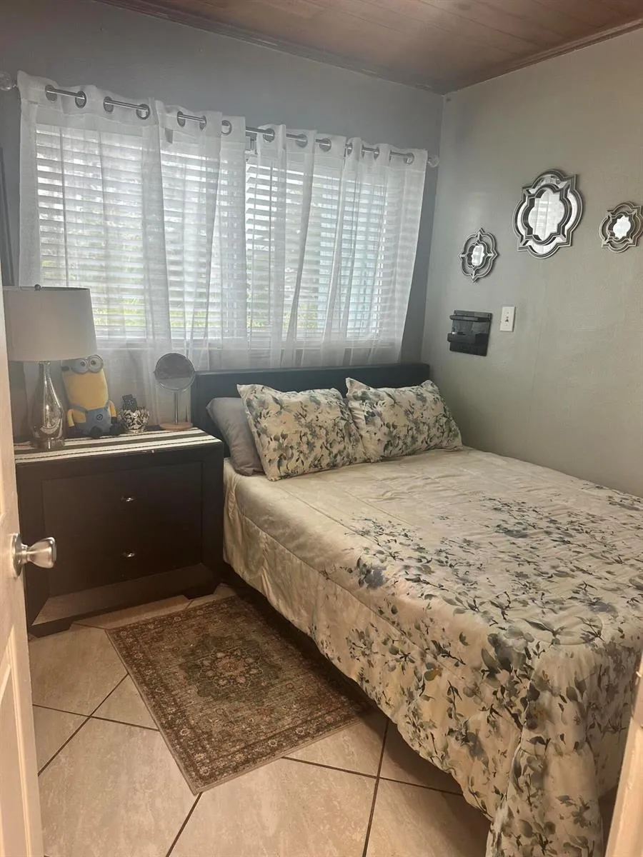 800 Ivory Lane Haverhill, FL 33415