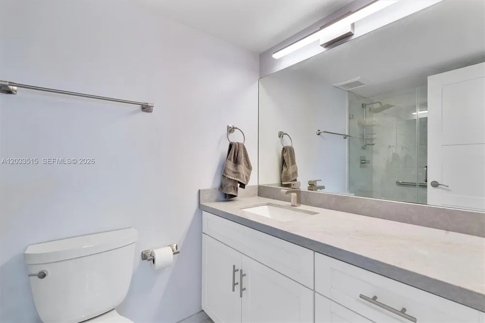600 Parkview Dr #815 Hallandale Beach, FL 33009