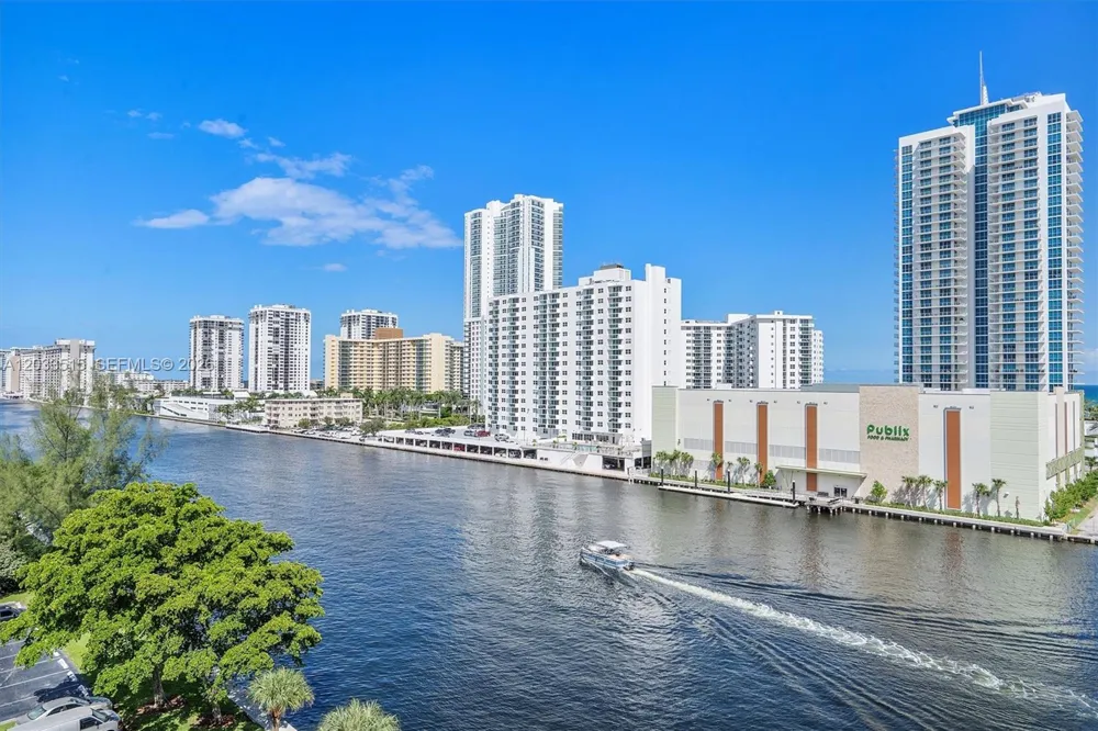 600 Parkview Dr #815 Hallandale Beach, FL 33009