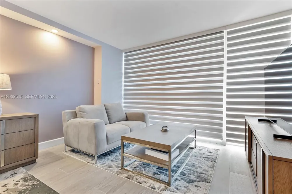 600 Parkview Dr #815 Hallandale Beach, FL 33009