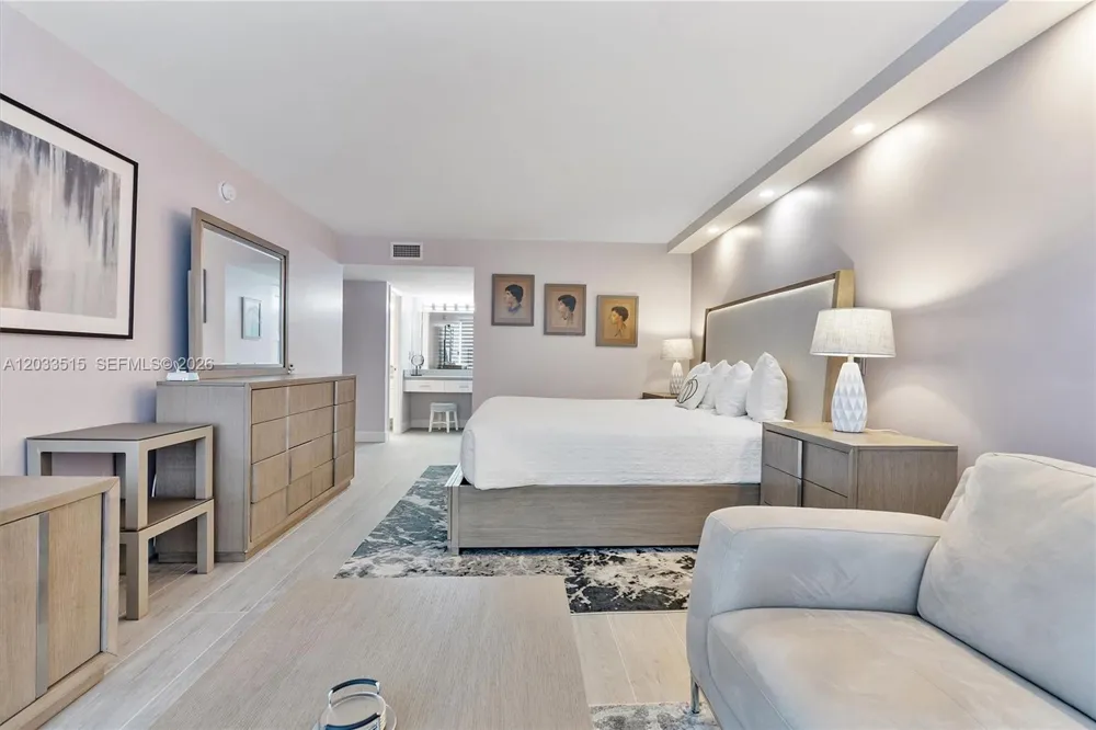 600 Parkview Dr #815 Hallandale Beach, FL 33009