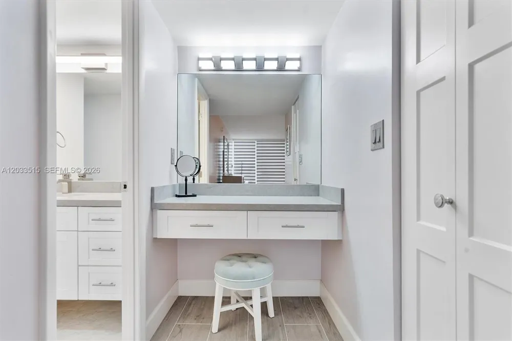 600 Parkview Dr #815 Hallandale Beach, FL 33009