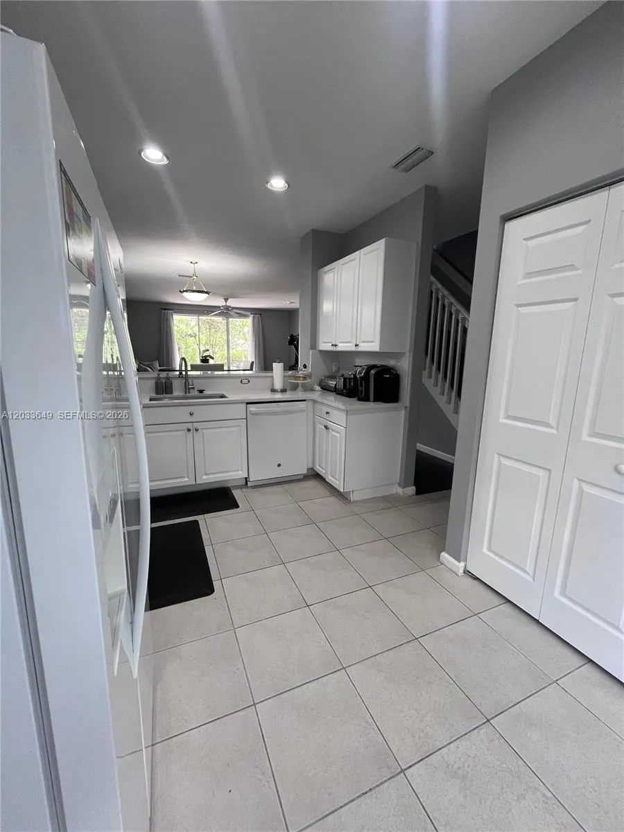 681 NW 42nd Ave Plantation, FL 33317