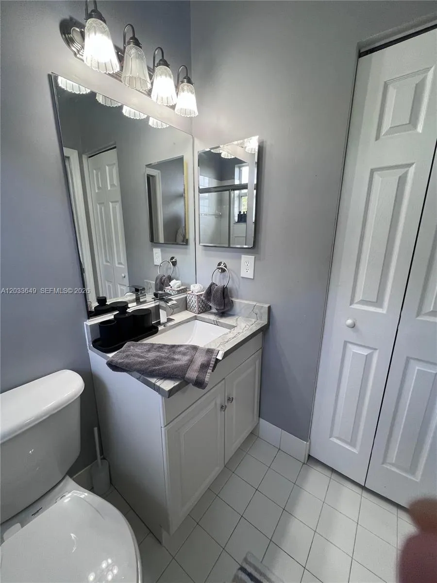 681 NW 42nd Ave Plantation, FL 33317