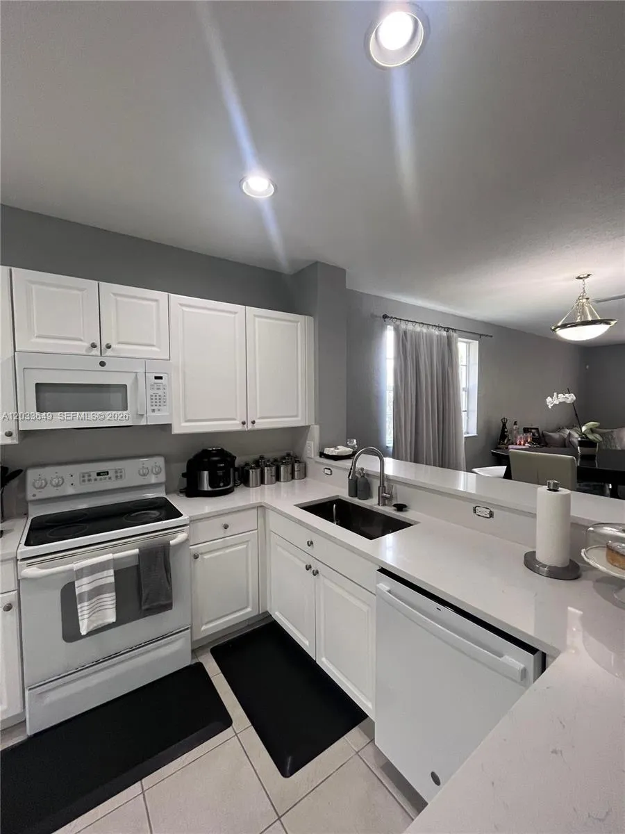 681 NW 42nd Ave Plantation, FL 33317