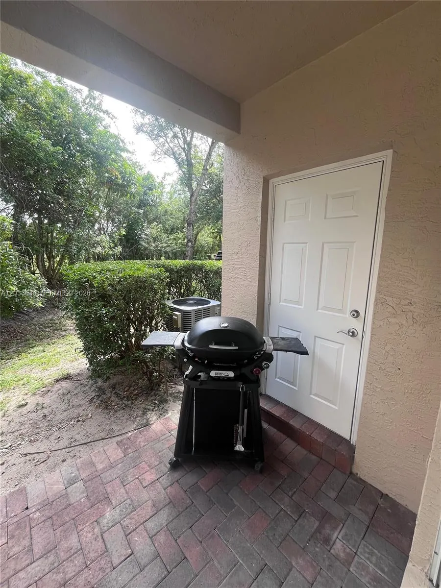 681 NW 42nd Ave Plantation, FL 33317