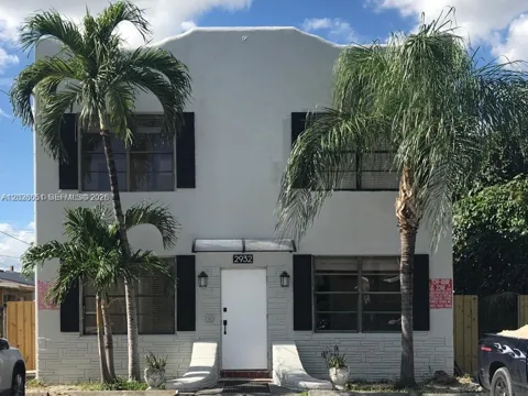 2932 NW 16th Ave #2B