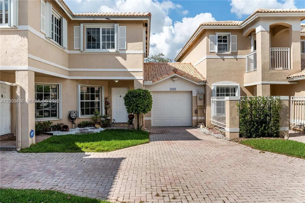 17079 NW 22nd St Pembroke Pines, FL 33028