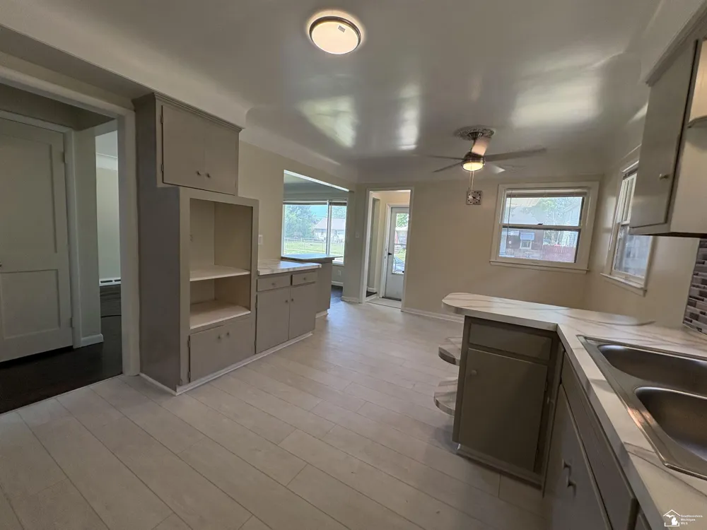 25 W Auburn Street Ecorse City, MI 48229