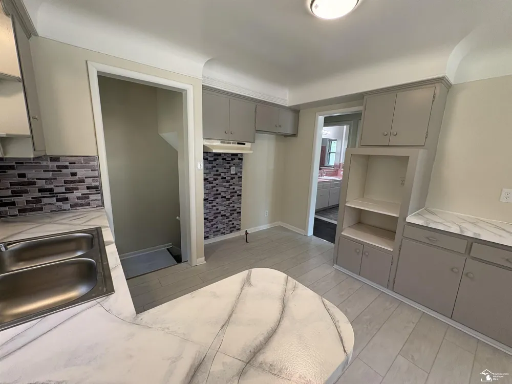25 W Auburn Street Ecorse City, MI 48229