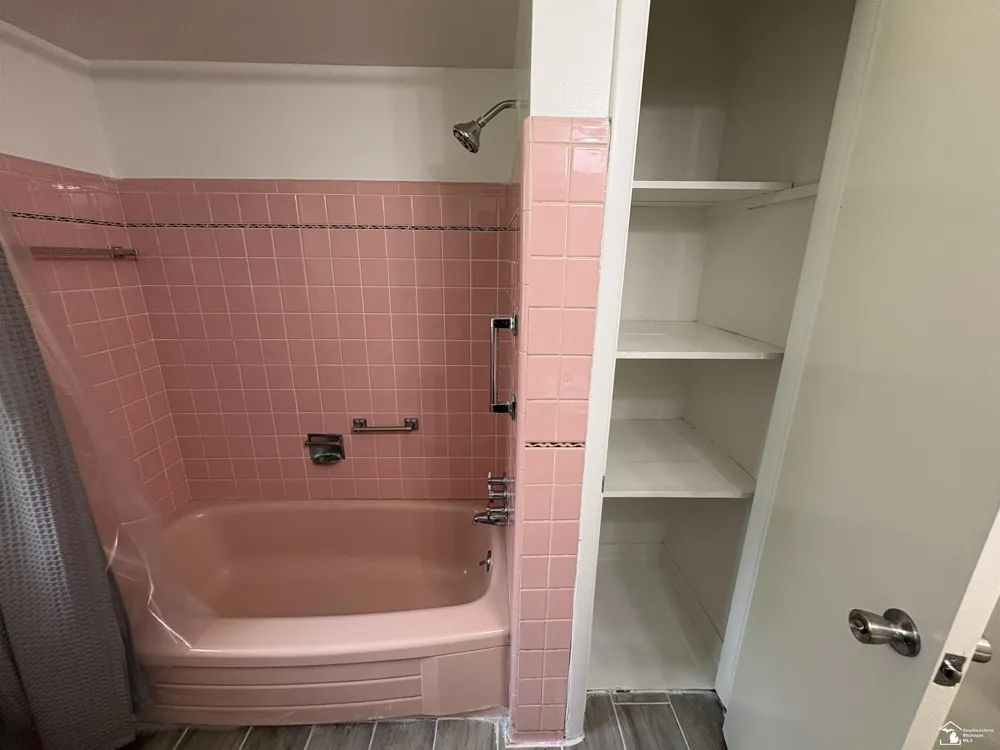 25 W Auburn Street Ecorse City, MI 48229