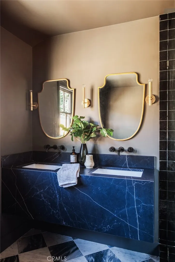 11110 Landale Street Toluca Lake, CA 91602