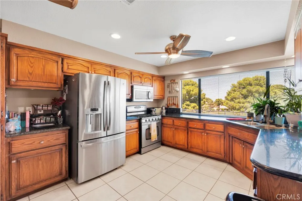 27951 Evergreen Lane Helendale, CA 92342