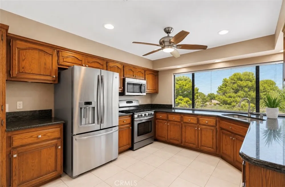 27951 Evergreen Lane Helendale, CA 92342