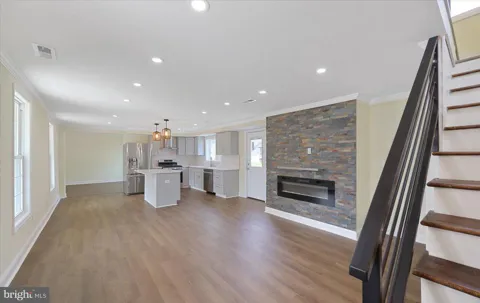 3524 MEADOWSIDE