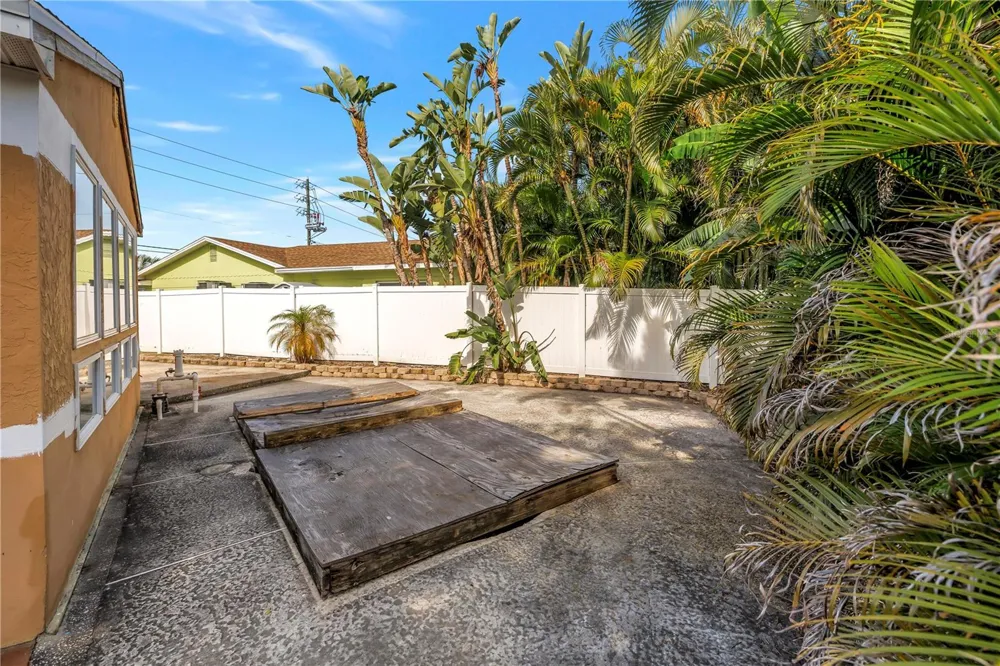 7901 CAUSEWAY BOULEVARD S St Petersburg, FL 33707